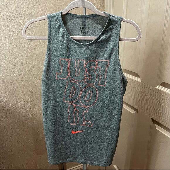 *Nike “Just Do It” Sleeveless Muscle Tank - Picture 1 of 10